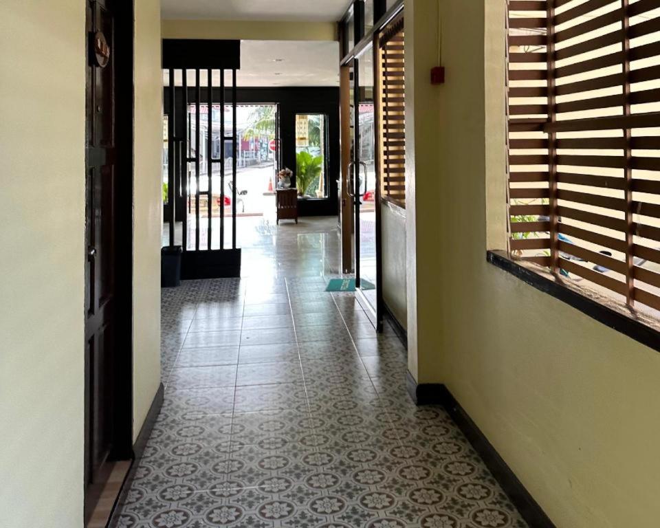 Ponburi Hotel Nan Zewnętrze zdjęcie