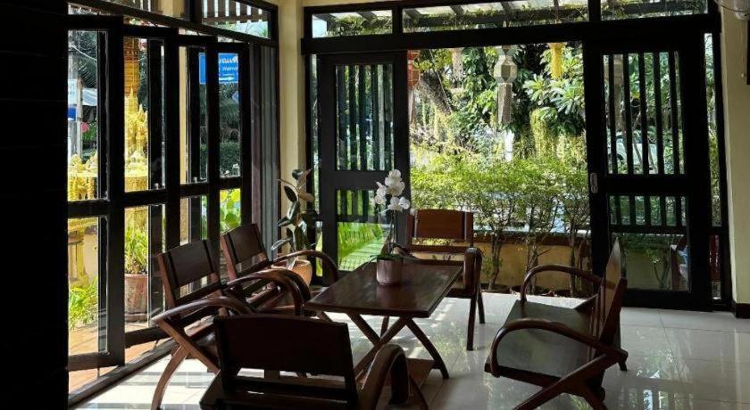 Ponburi Hotel Nan Zewnętrze zdjęcie
