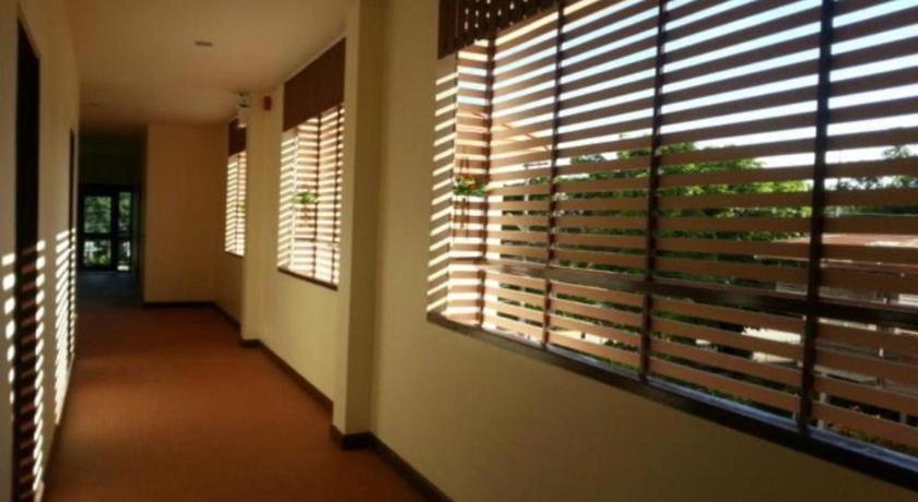 Ponburi Hotel Nan Zewnętrze zdjęcie